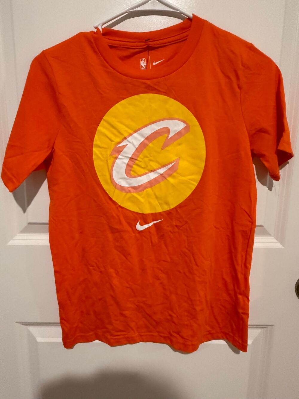 Nike Cleveland Cavaliers Youth M 10/12 Orange NBA Logo T-Shirt NWT